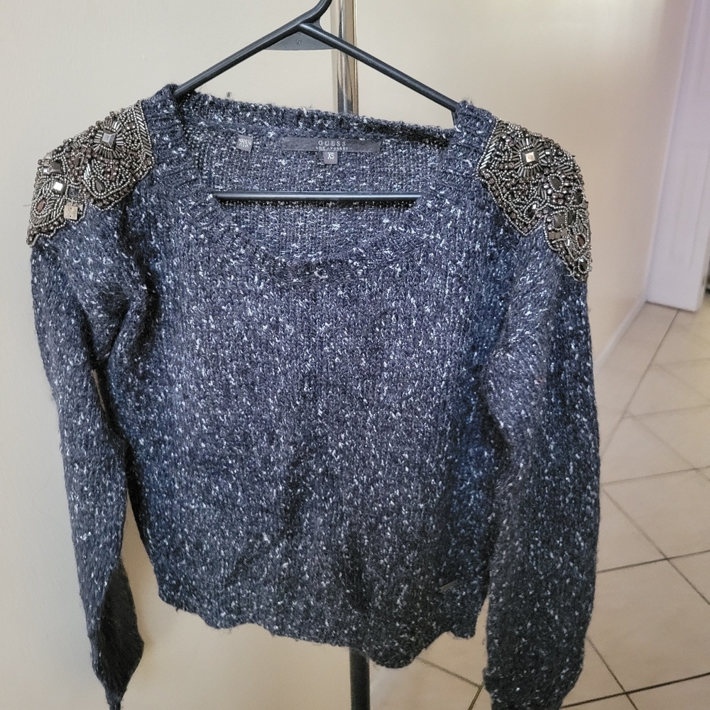 Guess top